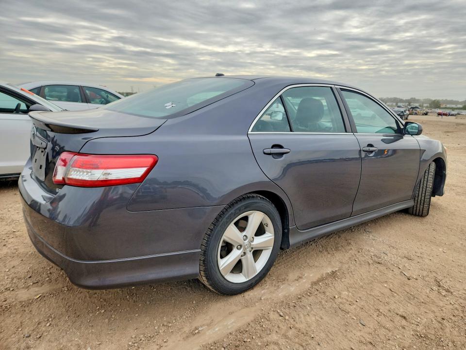 70730166 :رقم المزاد ، 4T1BF3EK7AU114425 vin ، 2010 Toyota Camry مزاد بيع
