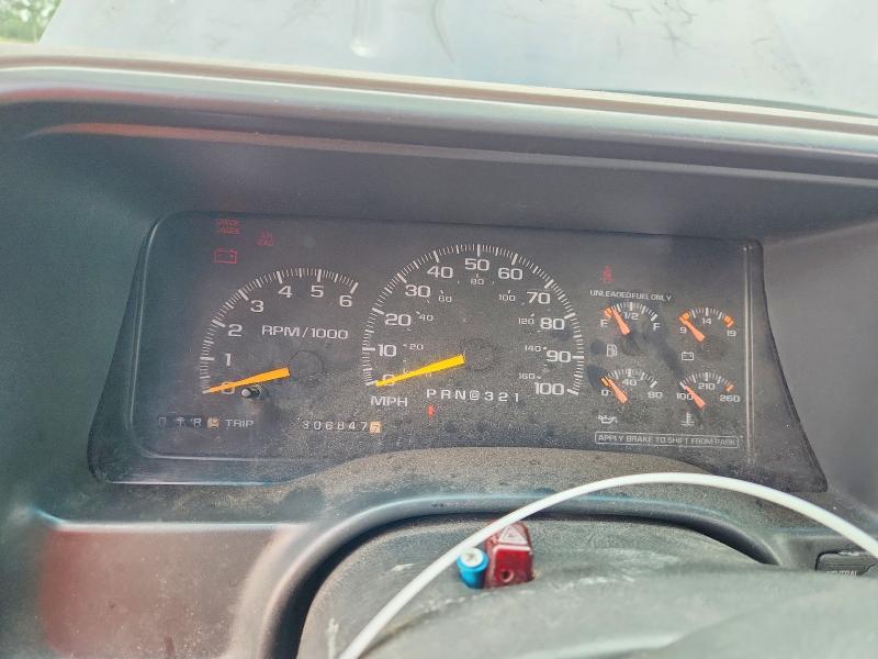 1999 Chevrolet Tahoe მანქანა იყიდება აუქციონზე, vin: 1GNEK13R9XJ322714, აუქციონის ნომერი: 66757856