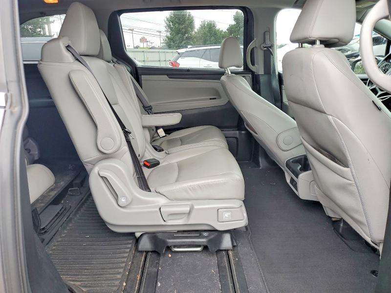 Продаж на аукціоні авто 2018 Honda Odyssey, vin: 5FNRL6H70JB073102, номер лоту: 69081386