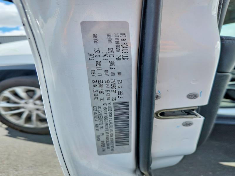 67517666 :رقم المزاد ، 1C4PJLCB2KD247171 vin ، 2019 Jeep Cherokee مزاد بيع