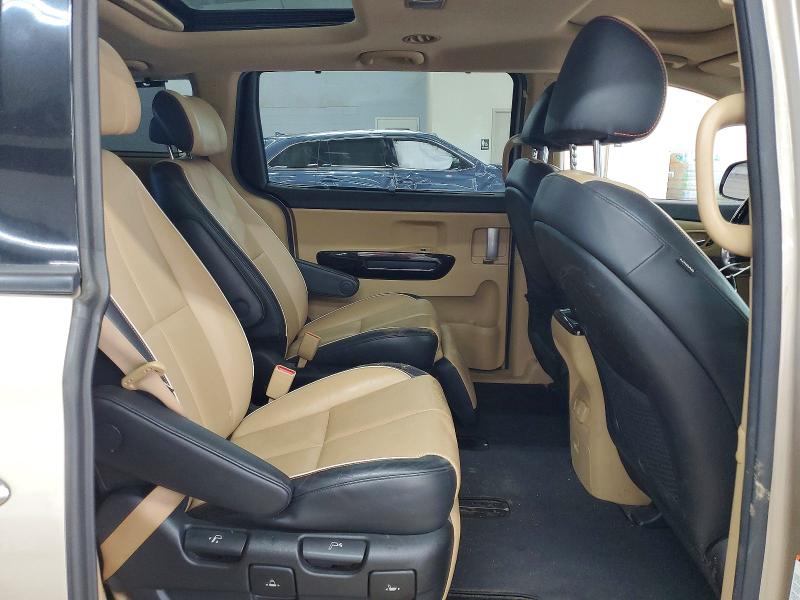 68436756 :رقم المزاد ، KNDME5C14F6037286 vin ، 2015 Kia Sedona مزاد بيع