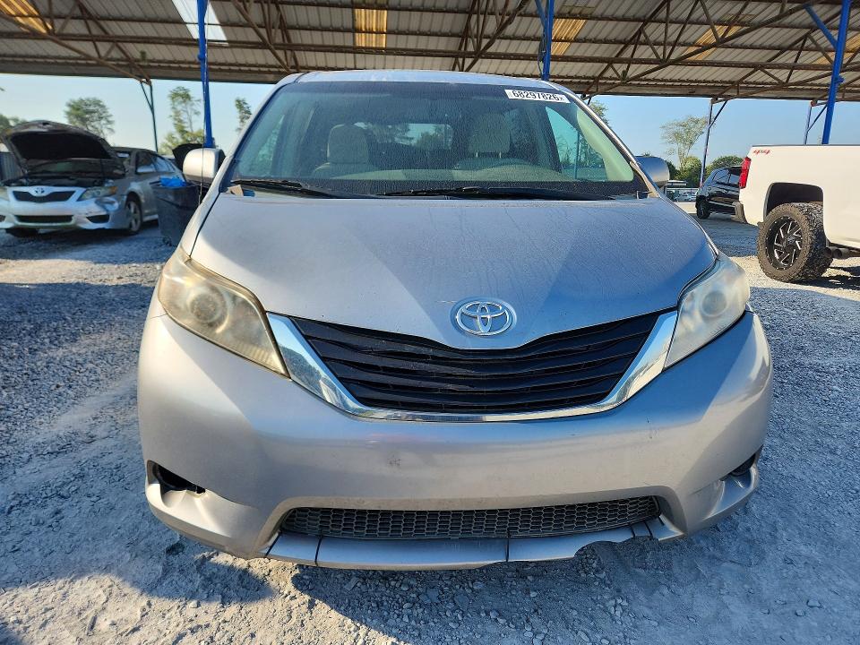 2013 Toyota Sienna მანქანა იყიდება აუქციონზე, vin: 5TDKK3DCXDS384901, აუქციონის ნომერი: 68297826