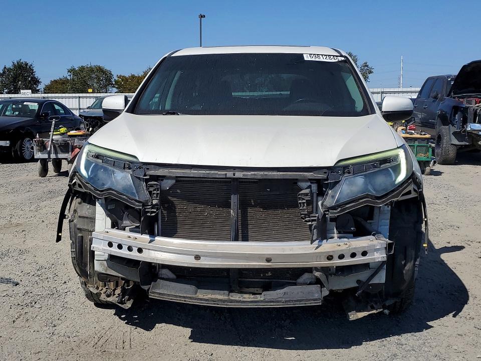 69812846 :رقم المزاد ، 5FNYF5H52JB020929 vin ، 2018 Honda Pilot مزاد بيع