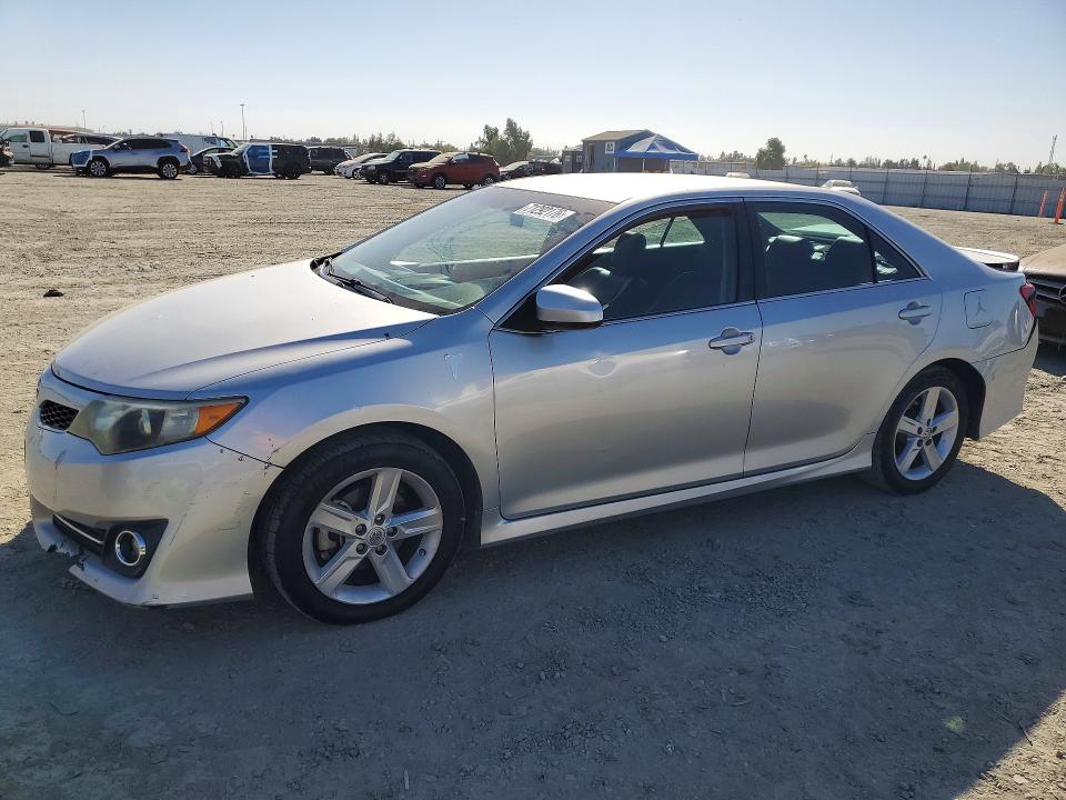 71292176 :رقم المزاد ، 4T1BF1FK8EU774112 vin ، 2014 Toyota Camry مزاد بيع