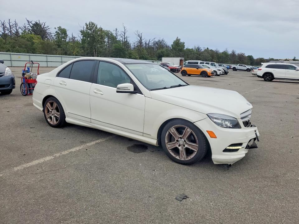 2011 Mercedes-benz C მანქანა იყიდება აუქციონზე, vin: WDDGF8BB4BR167508, აუქციონის ნომერი: 70213256