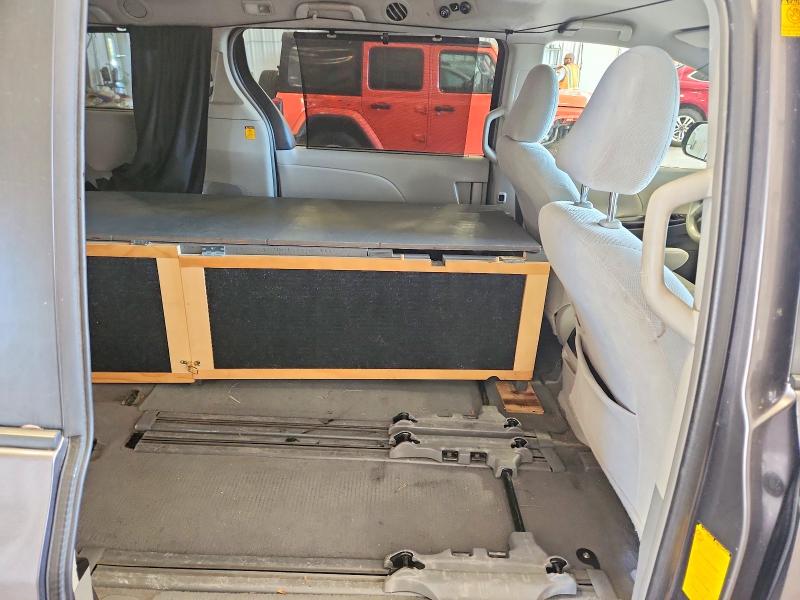 Продажа на аукционе авто 2011 Toyota Sienna, vin: 5TDKK3DC0BS036926, номер лота: 70827886