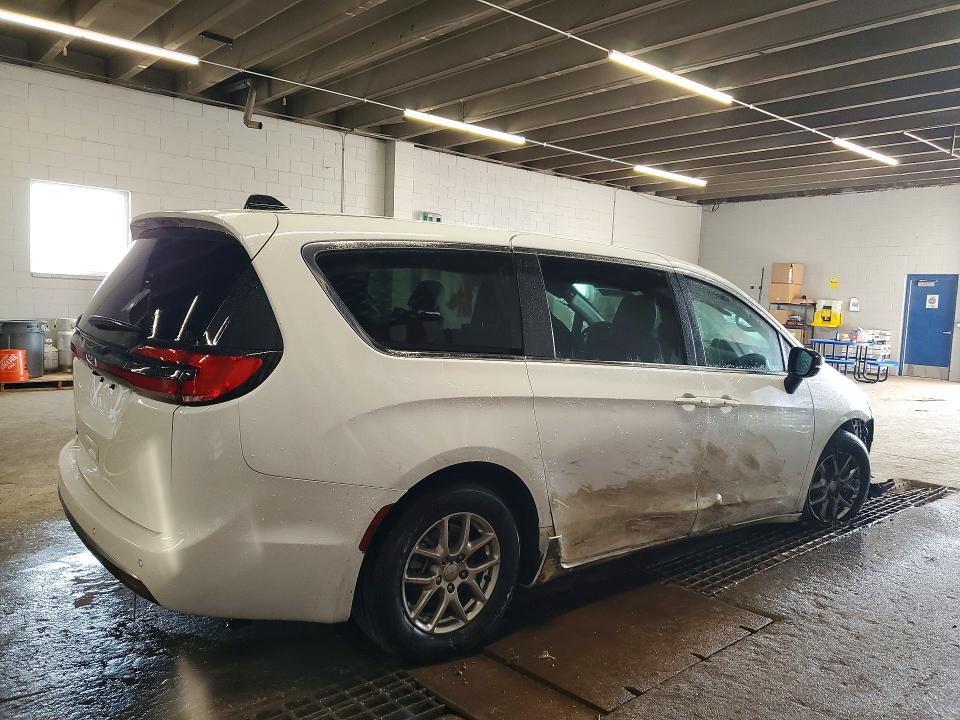 Продажа на аукционе авто 2027 Chrysler Pacifica, vin: 2C4RC1BGXVR593023, номер лота: 68924086