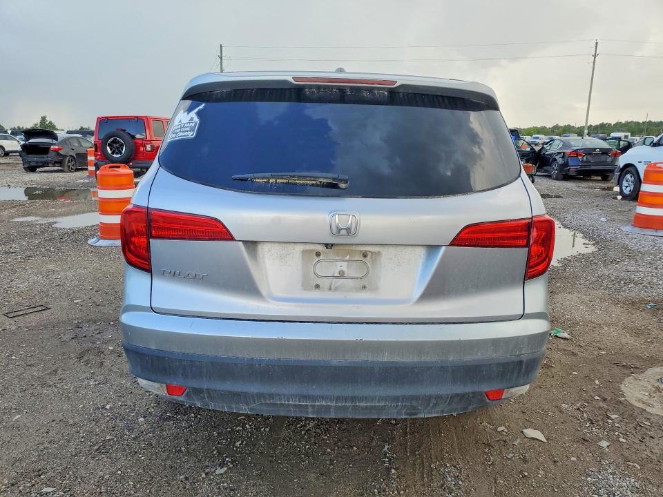 68852646 :رقم المزاد ، 5FNYF5H58JB000670 vin ، 2018 Honda Pilot مزاد بيع