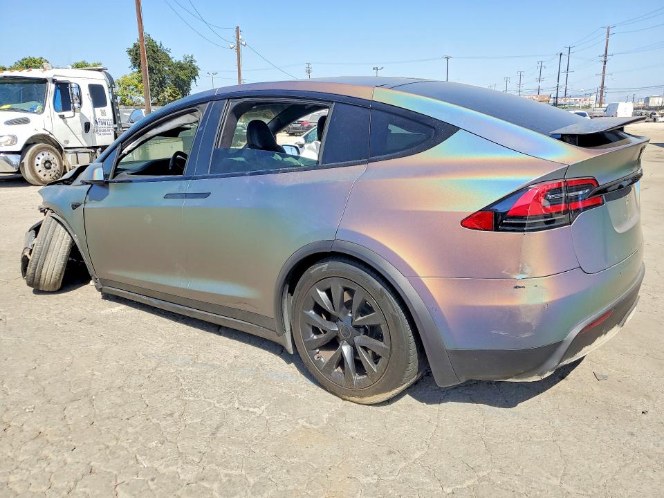 70335936 :رقم المزاد ، 7SAXCBE6XNF332327 vin ، 2022 Tesla Model X مزاد بيع