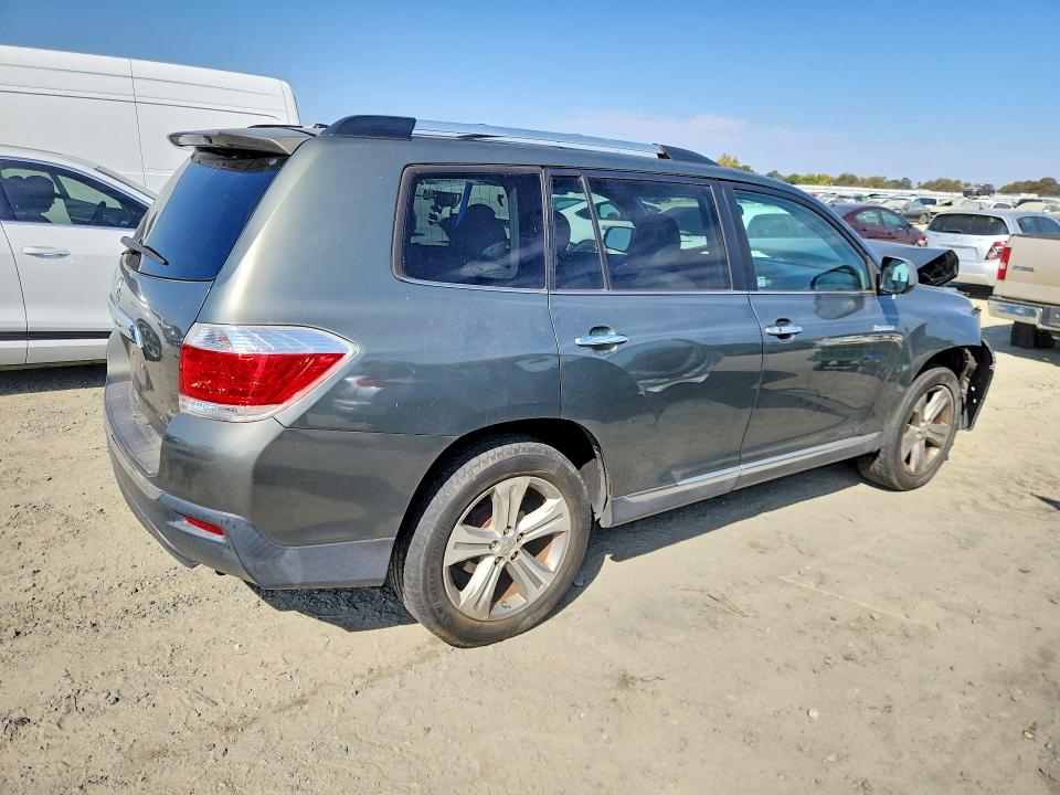 2013 Toyota Highlander მანქანა იყიდება აუქციონზე, vin: 5TDDK3EH4DS271660, აუქციონის ნომერი: 69897456