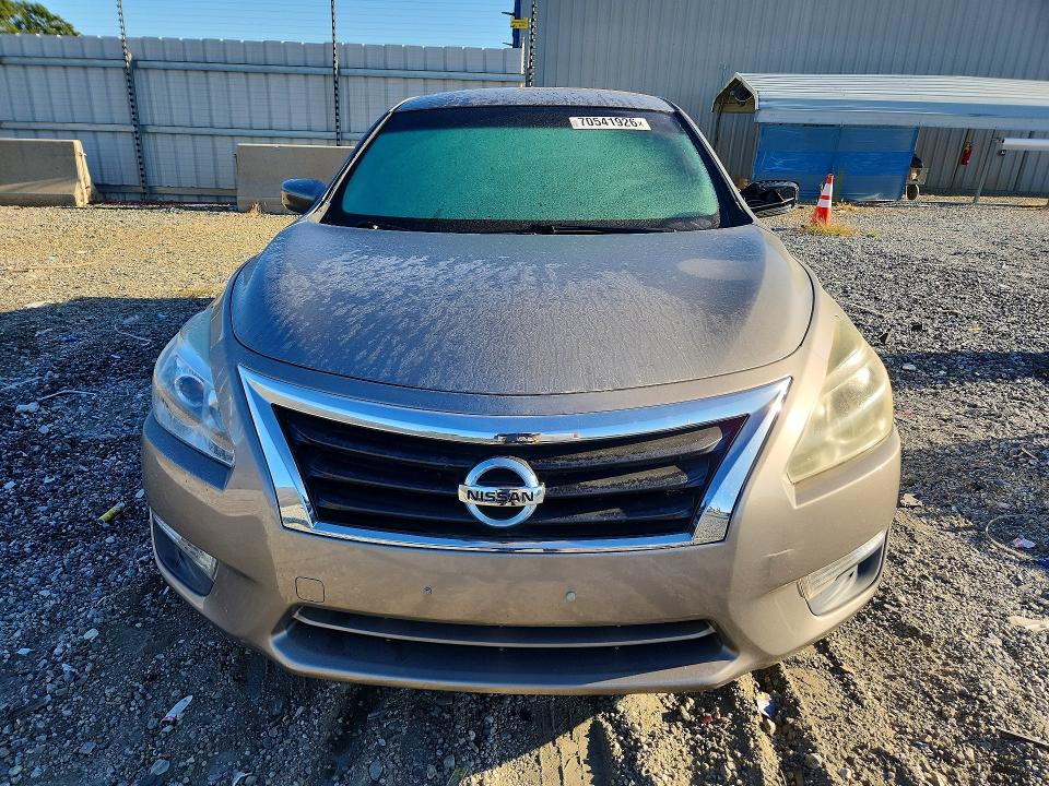 2013 Nissan Altima მანქანა იყიდება აუქციონზე, vin: 1N4AL3AP9DC249142, აუქციონის ნომერი: 70541926