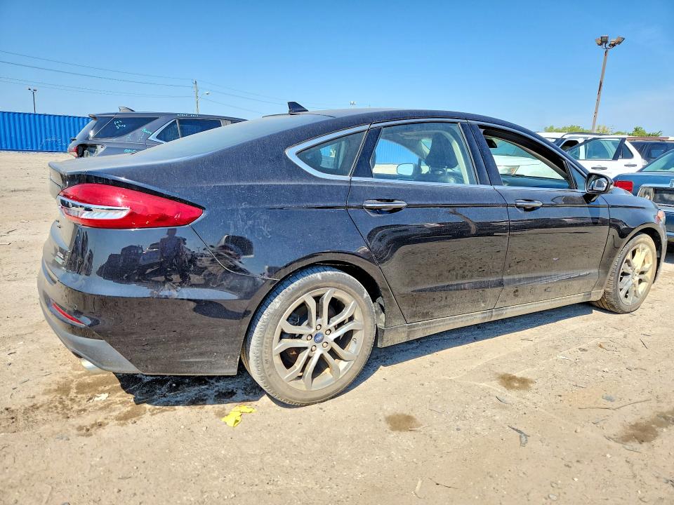 67445176 :رقم المزاد ، 3FA6P0CD8KR130198 vin ، 2019 Ford Fusion مزاد بيع