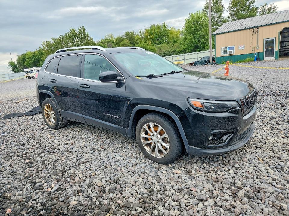 68211906 :رقم المزاد ، 1C4PJLCB2KD148091 vin ، 2019 Jeep Cherokee مزاد بيع