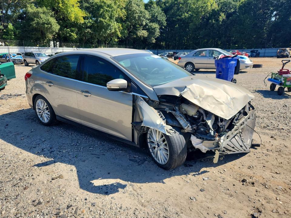 68041396 :رقم المزاد ، 1FADP3J25FL259143 vin ، 2015 Ford Focus مزاد بيع