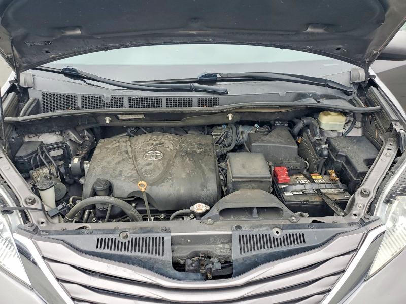 69148126 :رقم المزاد ، 5TDKZ3DC2HS776790 vin ، 2017 Toyota Sienna مزاد بيع