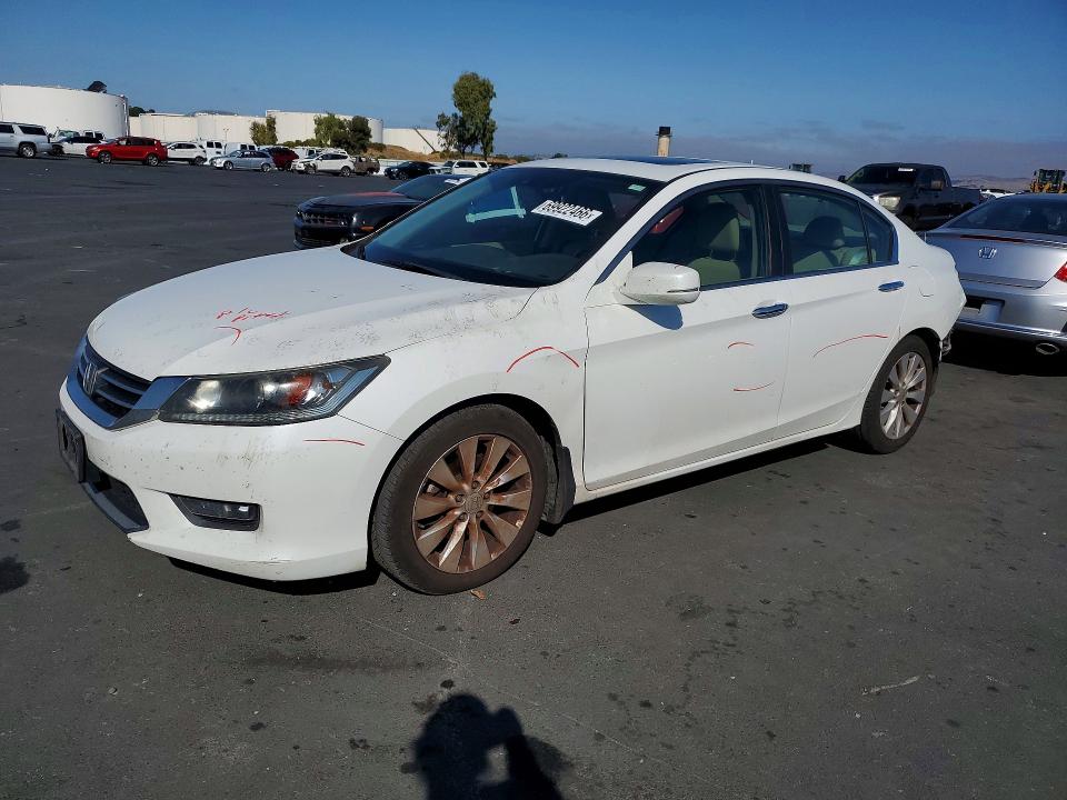 Auction sale of the 2014 Honda Accord, vin: 1HGCR2F8XEA196236, lot number: 69922466