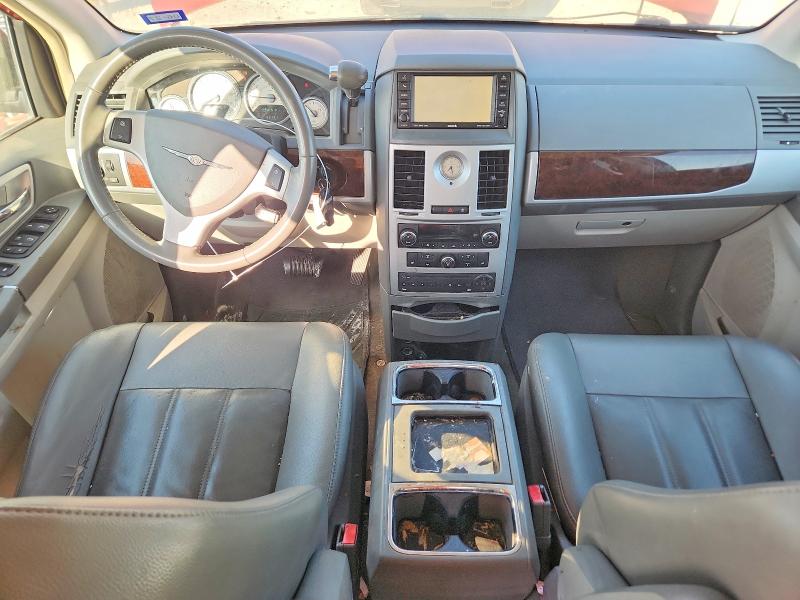 2010 Chrysler Town & Country მანქანა იყიდება აუქციონზე, vin: 2A4RR5D10AR134019, აუქციონის ნომერი: 68765316