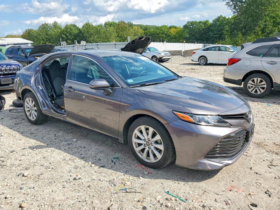 68144476 :رقم المزاد ، 4T1B11HK4KU761123 vin ، 2019 Toyota Camry مزاد بيع
