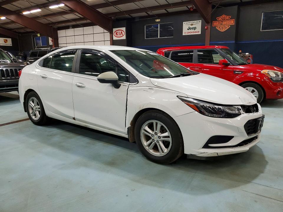 Auction sale of the 2018 Chevrolet Cruze, vin: 1G1BE5SM5J7176082, lot number: 69358626