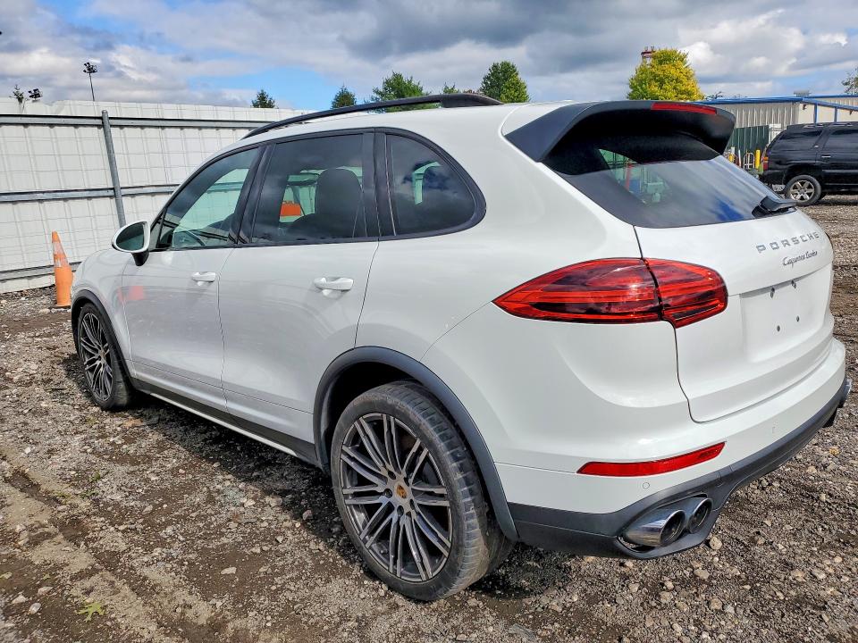 70702006 :رقم المزاد ، WP1AC2A26FLA82720 vin ، 2015 Porsche Cayenne مزاد بيع