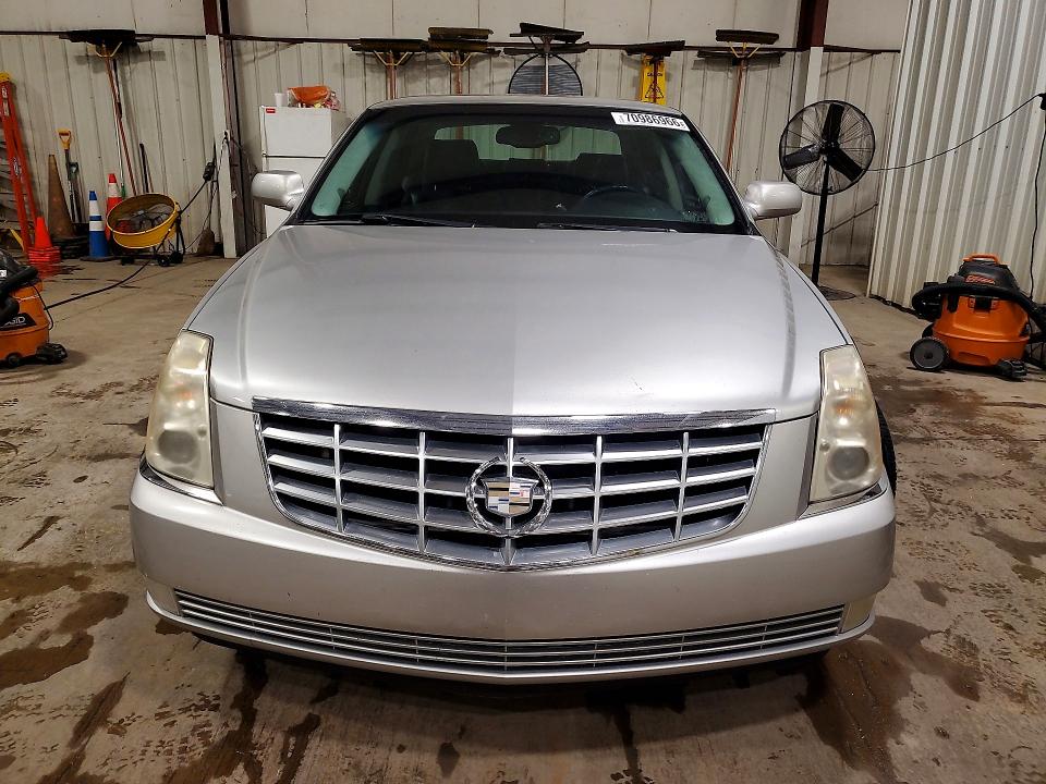 70986966 :رقم المزاد ، 1G6KD57Y48U126987 vin ، 2008 Cadillac Dts مزاد بيع