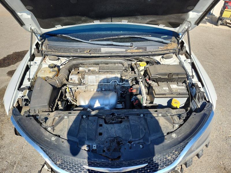 Продаж на аукціоні авто 2015 Chrysler 200, vin: 1C3CCCAB9FN677599, номер лоту: 69616106