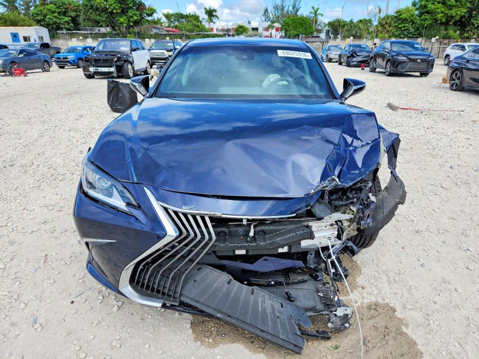 69025936 :رقم المزاد ، 58ADZ1B14LU081198 vin ، 2020 Lexus Es مزاد بيع