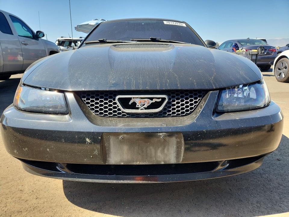 70147076 :رقم المزاد ، 1FAFP40451F181231 vin ، 2001 Ford Mustang مزاد بيع