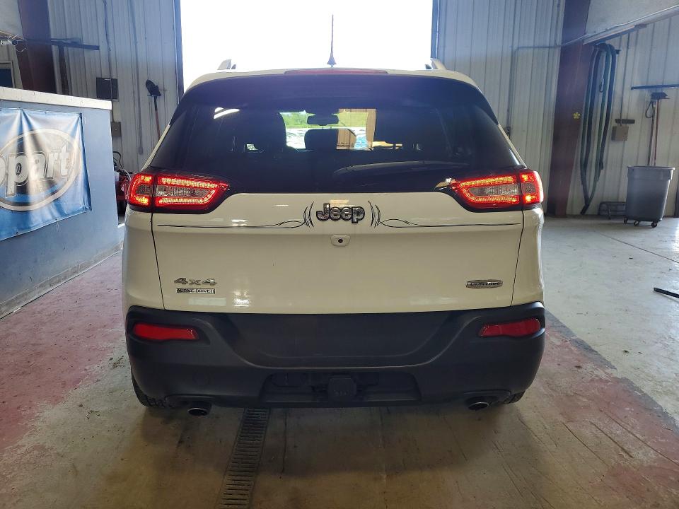 68148936 :رقم المزاد ، 1C4PJMCS8EW181577 vin ، 2014 Jeep Cherokee مزاد بيع