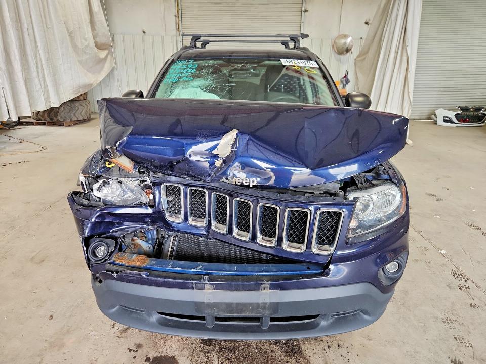68241076 :رقم المزاد ، 1C4NJDBBXHD151070 vin ، 2017 Jeep Compass مزاد بيع