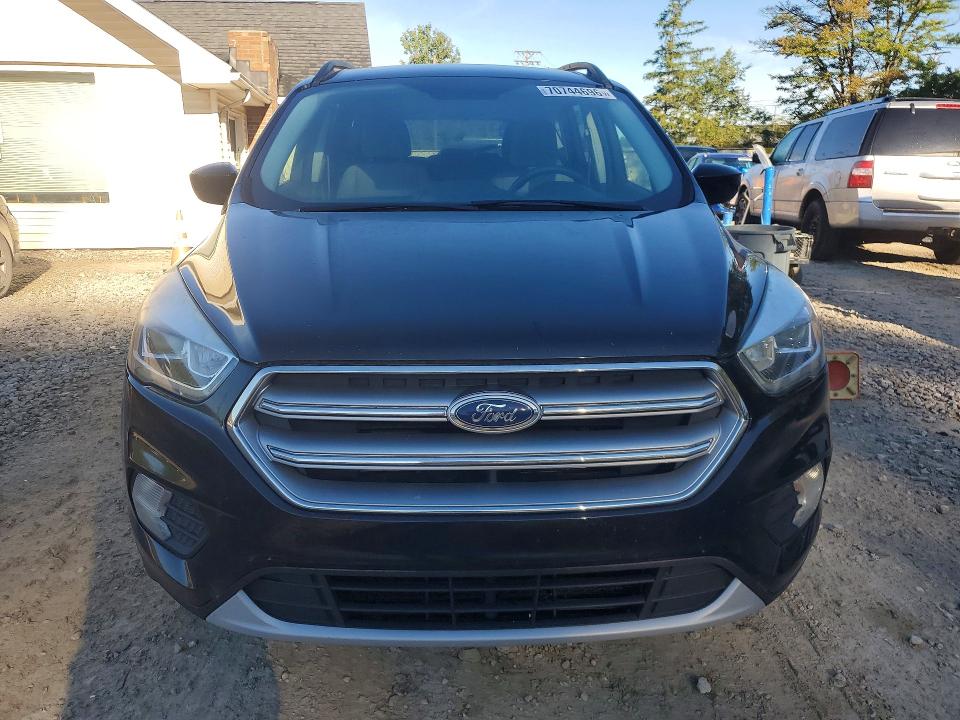 Продажа на аукционе авто 2017 Ford Escape, vin: 1FMCU0GD2HUE91813, номер лота: 70744696