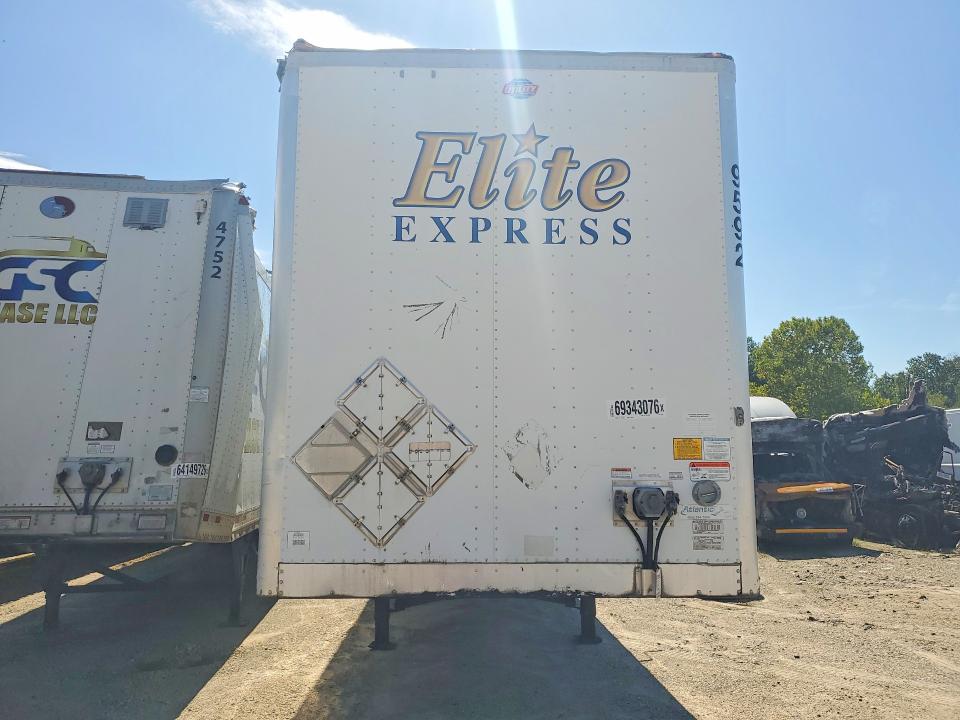 69343076 :رقم المزاد ، 1UYVS253XHG908703 vin ، 2017 Utility Trailer Trailer مزاد بيع