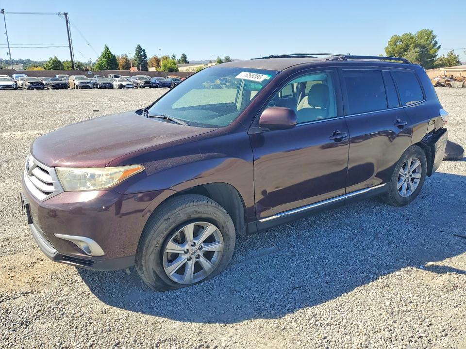 71096886 :رقم المزاد ، 5TDZK3EH4BS028739 vin ، 2011 Toyota Highlander مزاد بيع