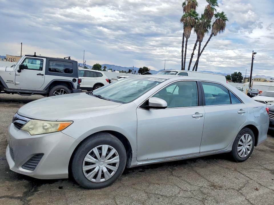 68383586 :رقم المزاد ، 4T1BF1FK6EU365350 vin ، 2014 Toyota Camry مزاد بيع