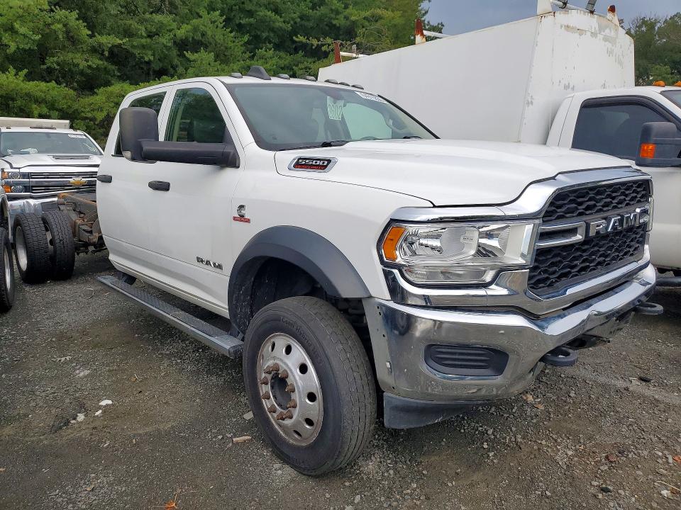 64915836 :رقم المزاد ، 3C7WRNFL1LG237372 vin ، 2020 Ram 5500 مزاد بيع