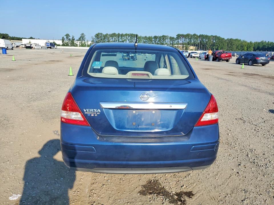 65542306 :رقم المزاد ، 3N1BC11E48L372748 vin ، 2008 Nissan Versa مزاد بيع