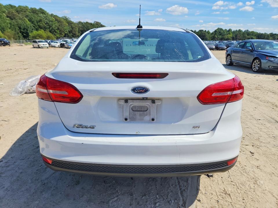 Продажа на аукционе авто 2015 Ford Focus, vin: 1FADP3F27FL317567, номер лота: 67834386