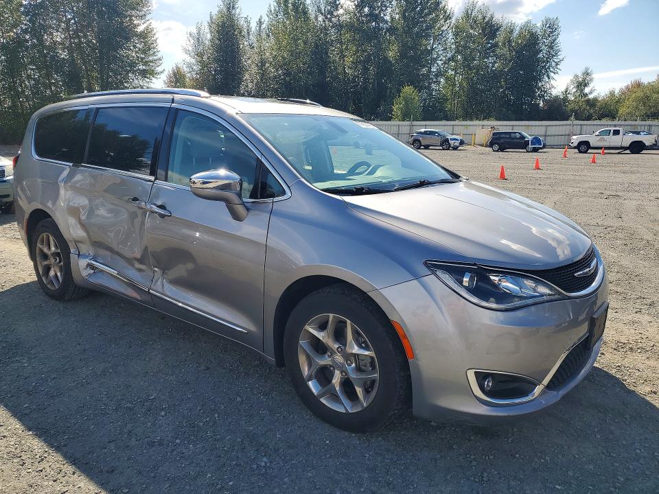 67654426 :رقم المزاد ، 2C4RC1GG1HR588788 vin ، 2017 Chrysler Pacifica مزاد بيع