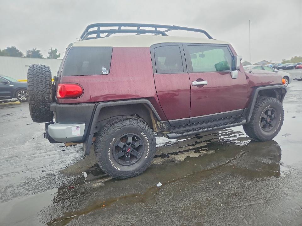 67715326 :رقم المزاد ، JTEBU11FX70070794 vin ، 2007 Toyota Fj Cruiser مزاد بيع