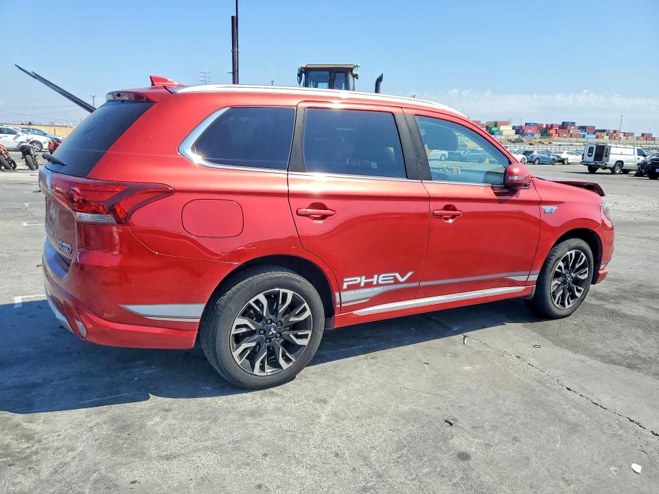 Продажа на аукционе авто 2018 Mitsubishi Outlander, vin: JA4J24A50JZ060223, номер лота: 70643806
