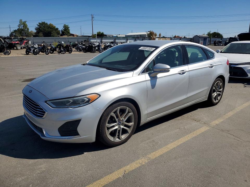 69001506 :رقم المزاد ، 3FA6P0CD1KR150096 vin ، 2019 Ford Fusion مزاد بيع