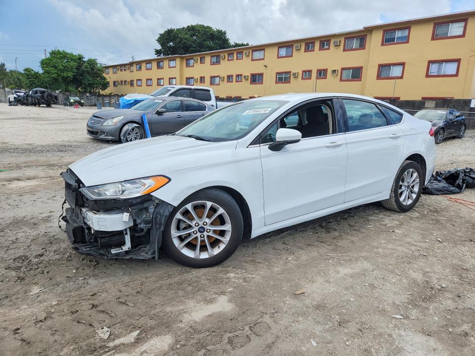 67966316 :رقم المزاد ، 3FA6P0HD9LR104641 vin ، 2020 Ford Fusion مزاد بيع