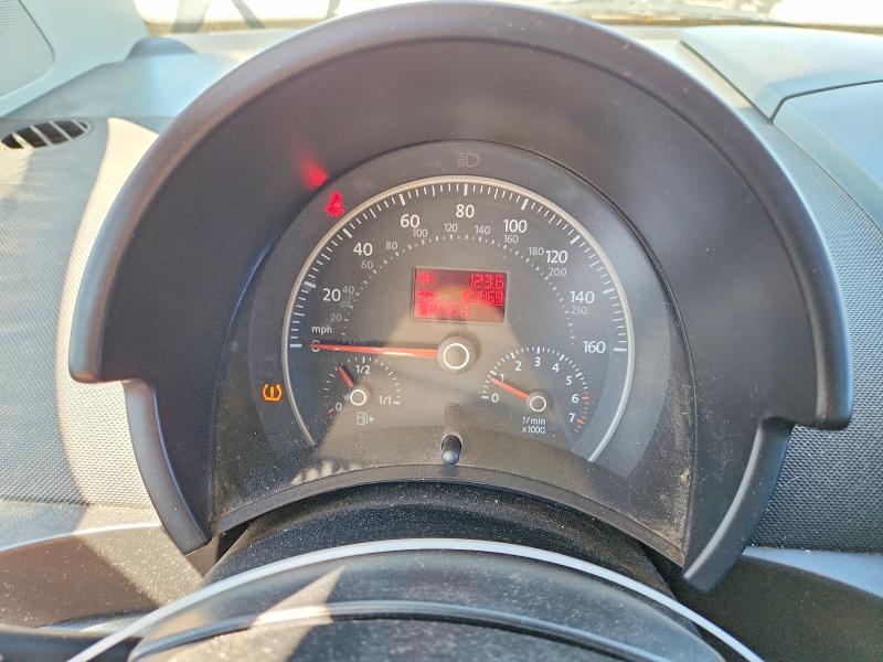 67314896 :رقم المزاد ، 3VWPG3AG6AM009059 vin ، 2010 Volkswagen New Beetle مزاد بيع