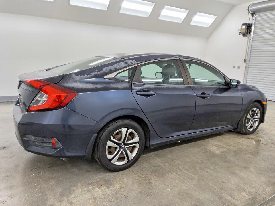 2017 Honda Civic მანქანა იყიდება აუქციონზე, vin: 2HGFC2F5XHH547818, აუქციონის ნომერი: 70033236