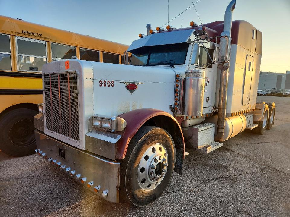 1998 Peterbilt 379 მანქანა იყიდება აუქციონზე, vin: 1XP5D69X4WN447342, აუქციონის ნომერი: 67434296