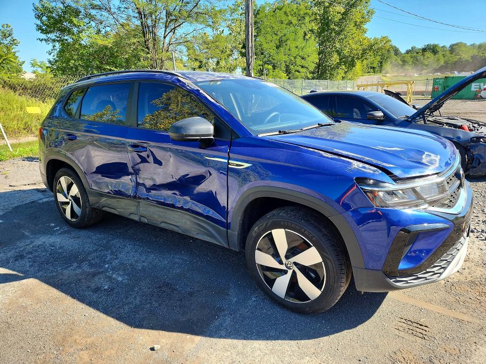 68838776 :رقم المزاد ، 3VV8X7B2XRM072616 vin ، 2024 Volkswagen Taos مزاد بيع