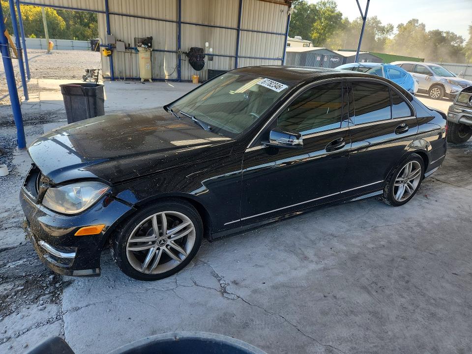 2013 Mercedes-benz C მანქანა იყიდება აუქციონზე, vin: WDDGF4HBXDR301554, აუქციონის ნომერი: 67782346