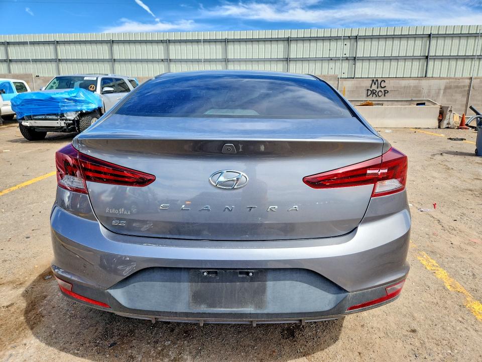 67446106 :رقم المزاد ، 5NPD74LF1KH490054 vin ، 2019 Hyundai Elantra مزاد بيع