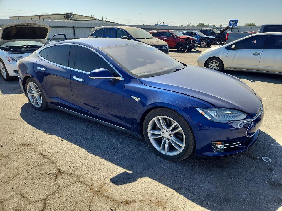 Продажа на аукционе авто 2015 Tesla Model S, vin: 5YJSA1H22FF092577, номер лота: 67559986