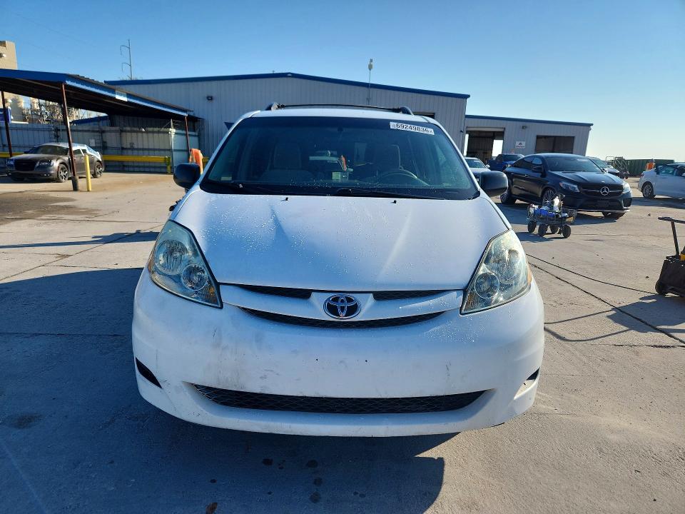 2010 Toyota Sienna მანქანა იყიდება აუქციონზე, vin: 5TDKK4CC6AS309759, აუქციონის ნომერი: 69249836